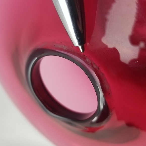 Large Pilgrim Glass Cranberry Squat Vase - Picture 14 of 14